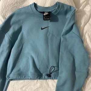 blue nike cropped sweatshirt